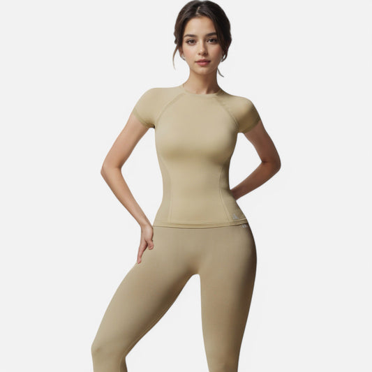 Active Women's Short Sleeve Seamless Fitted Tee with Crew Neck and Stretch Fabric