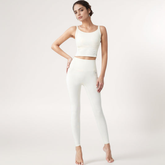 Square Neck Cropped Sports Tank Top with Wide Shoulder Straps and Smooth Seamless Finish