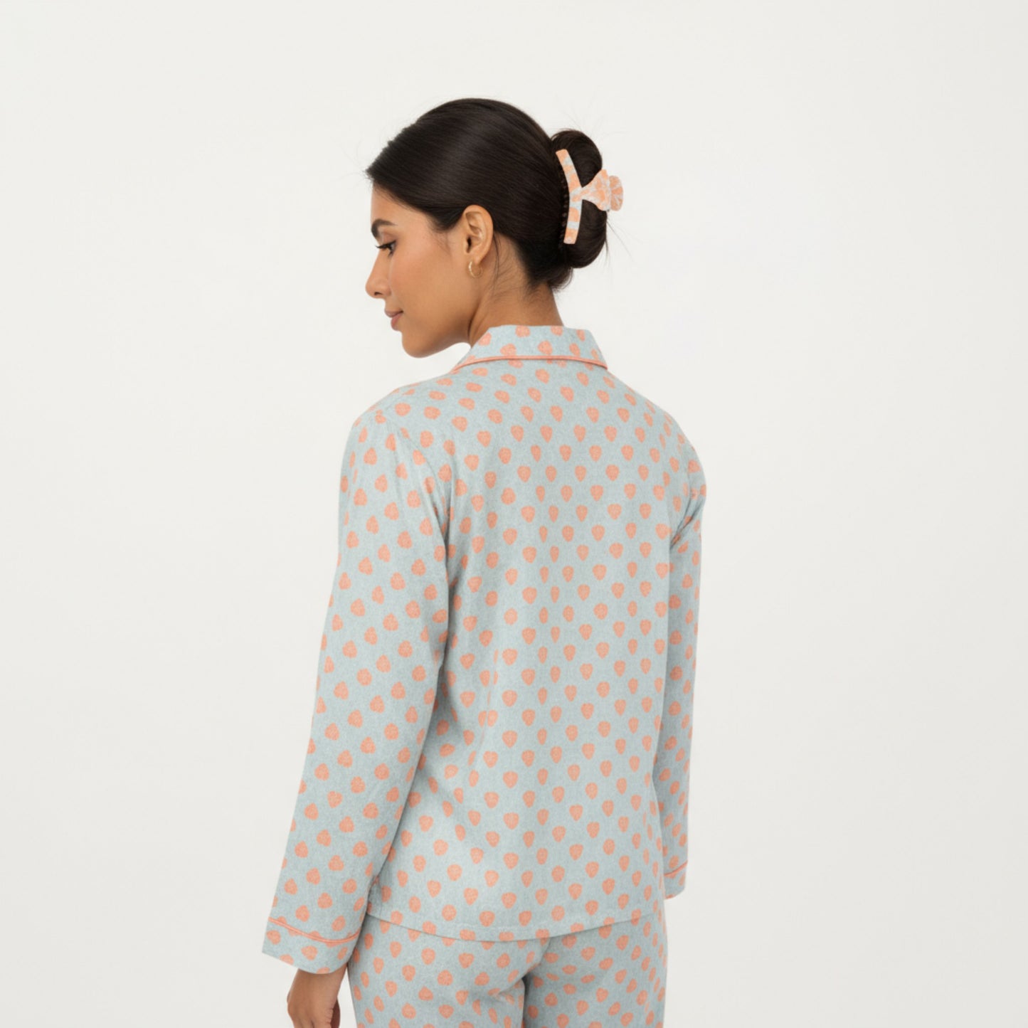 2-Piece Set Long Sleeve Button-Up Pajama Top with Matching Relaxed Fit Printed Pants