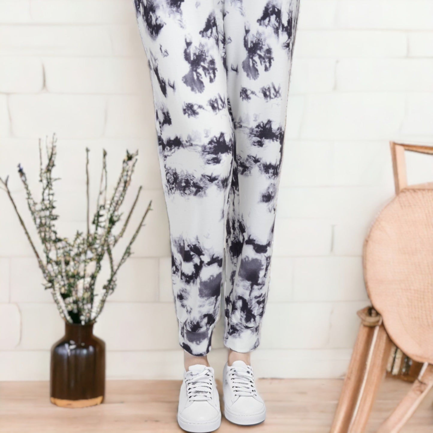 V-Neck Tracksuit with Drawstring Waist Sweatpants