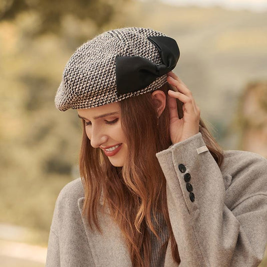 Reversed Bow Textured Beret