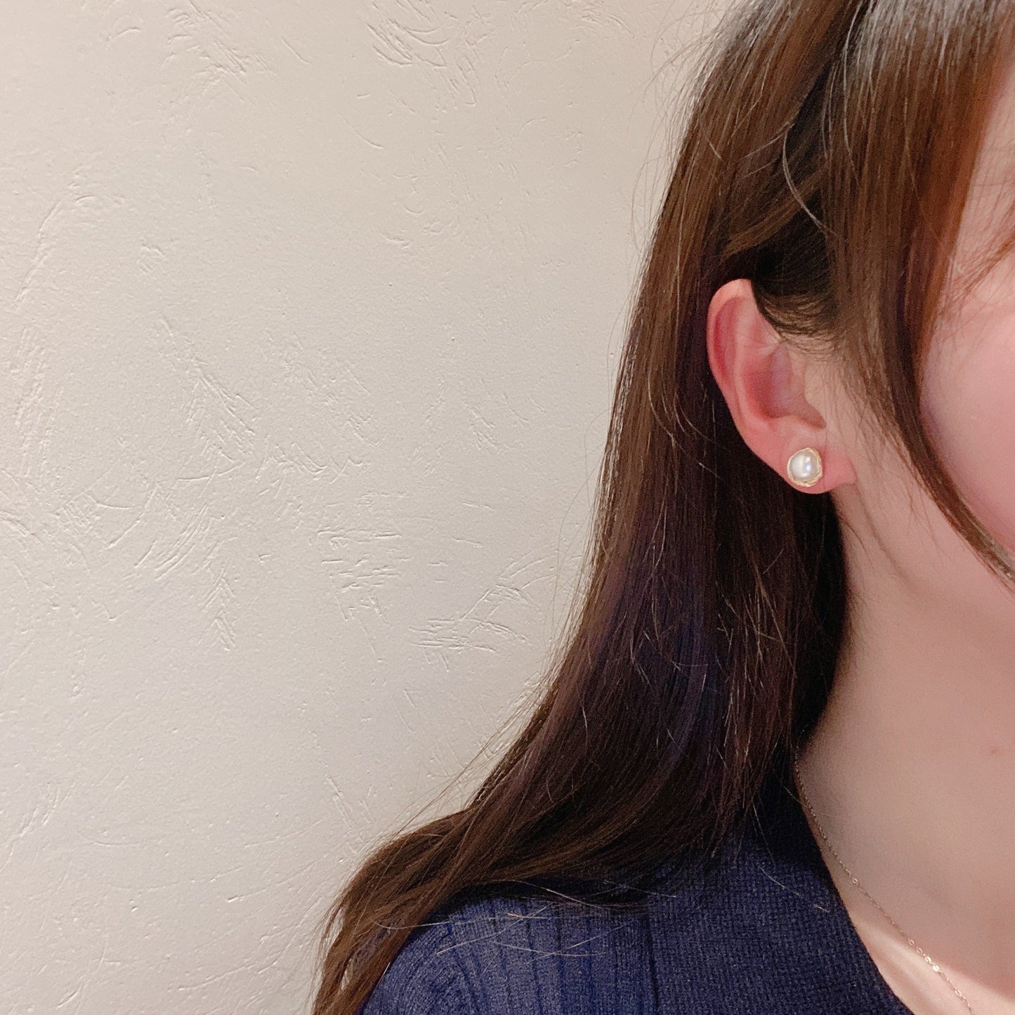 Simple Nestled Pearl Earring Stud