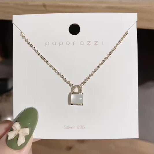 Shell Lock Pendent Necklace