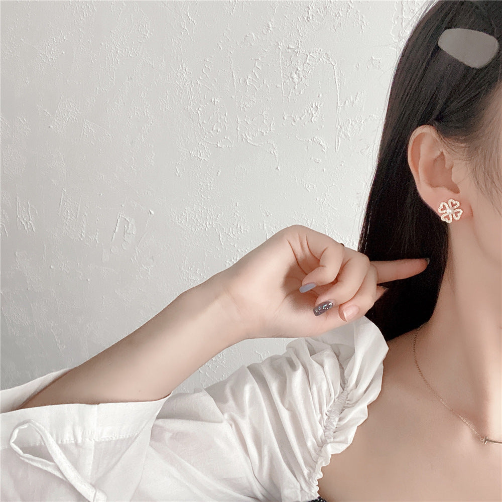 Four Leaf Clover Pearl Earrings
