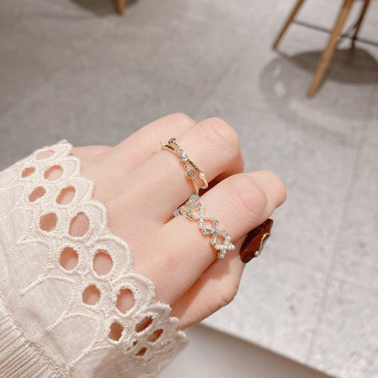 Gold Criss Cross Ring
