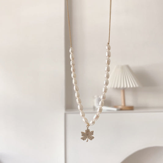 Maple Leaf Charm Pearl Necklace