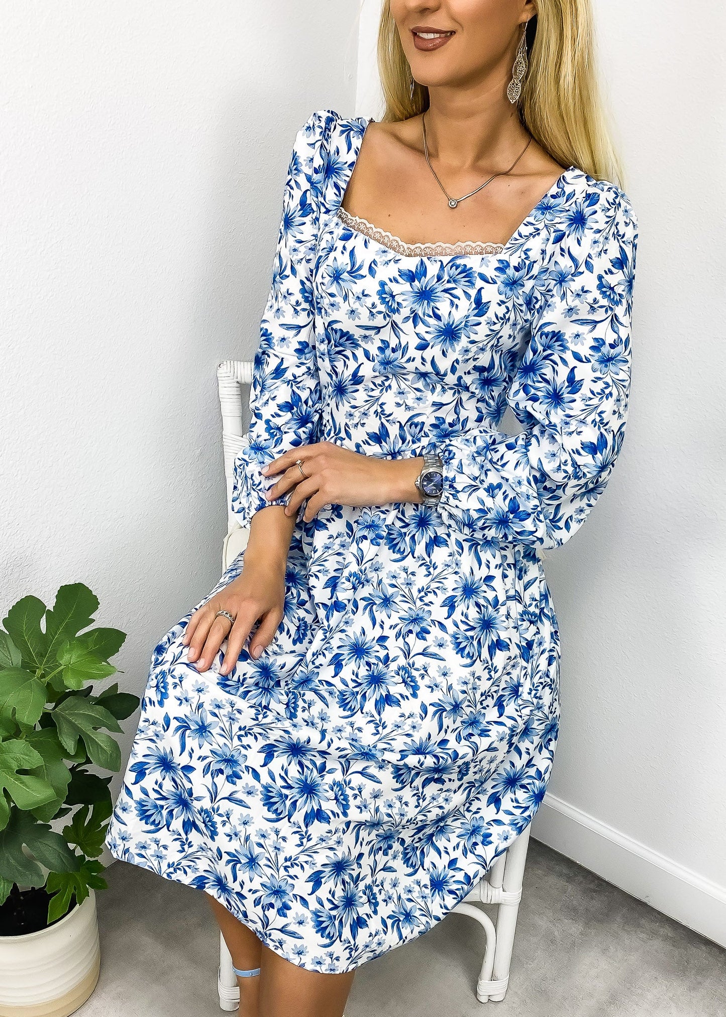 Lace Trim Sweetheart Dress
