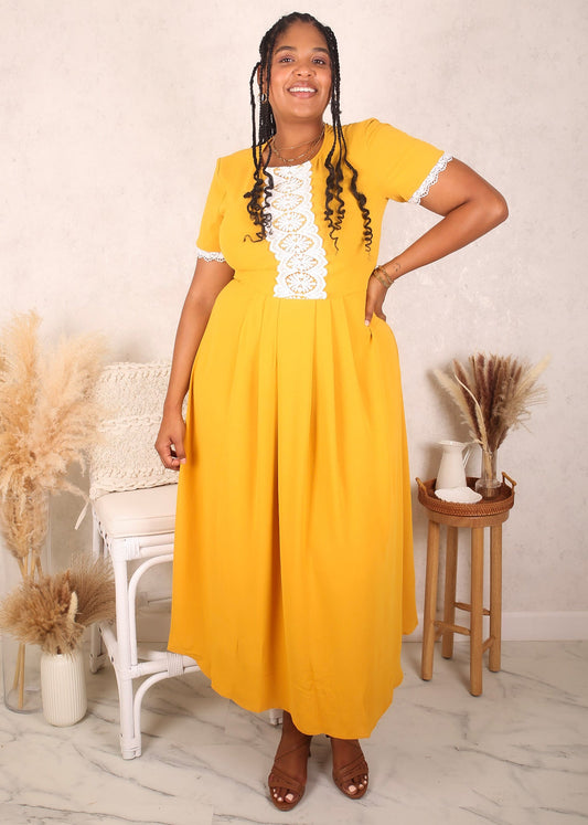 Plus Size Lace Trim Pleated Detail Dress, Yellow