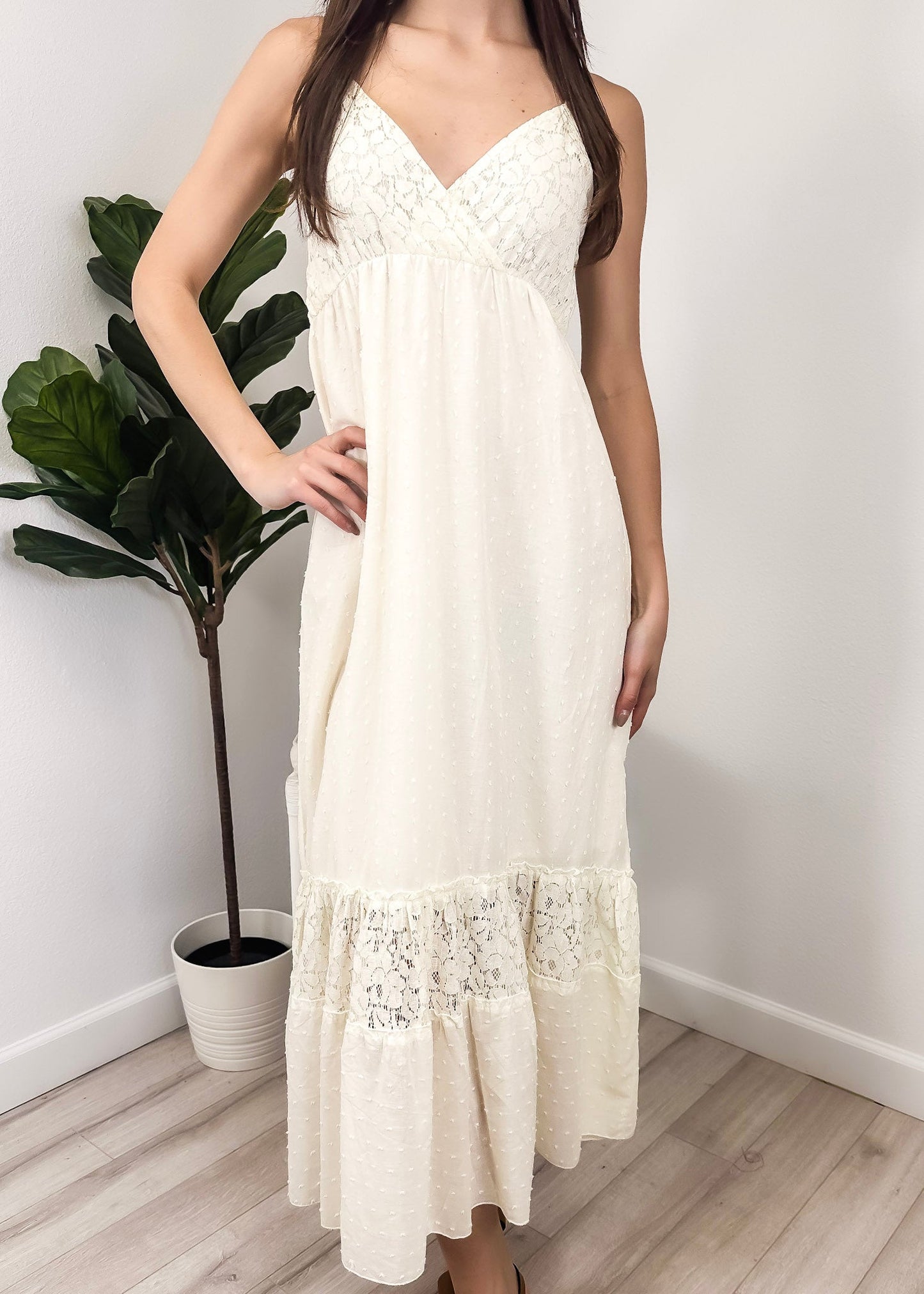Sweetheart Neckline Lace Maxi Dress
