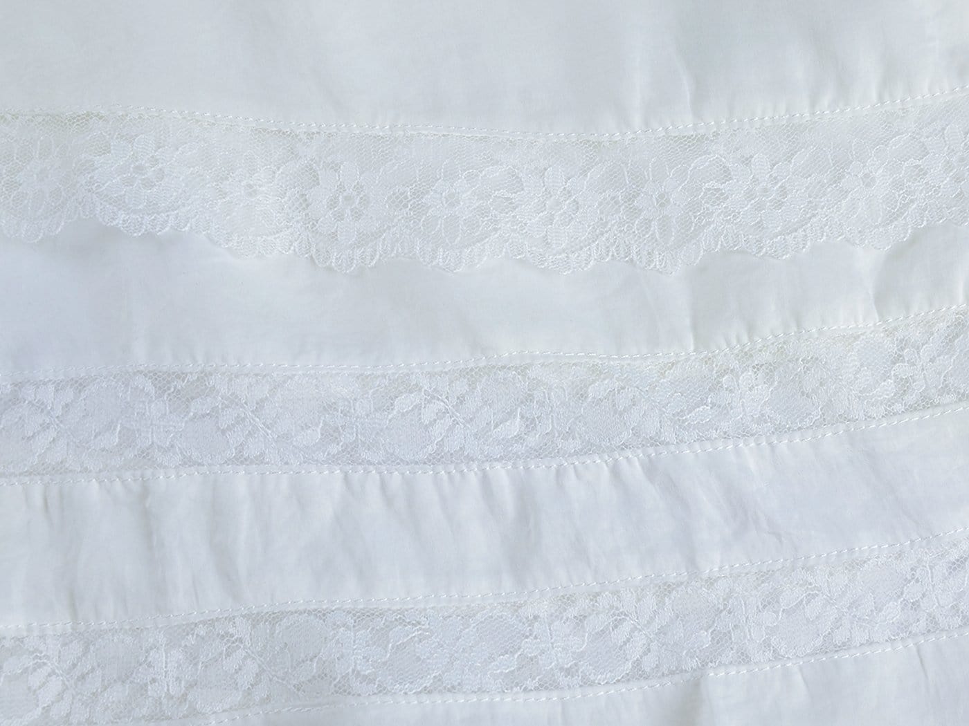 Sleeveless White Lace Ruffle Boho Flowy Cami Crop Top