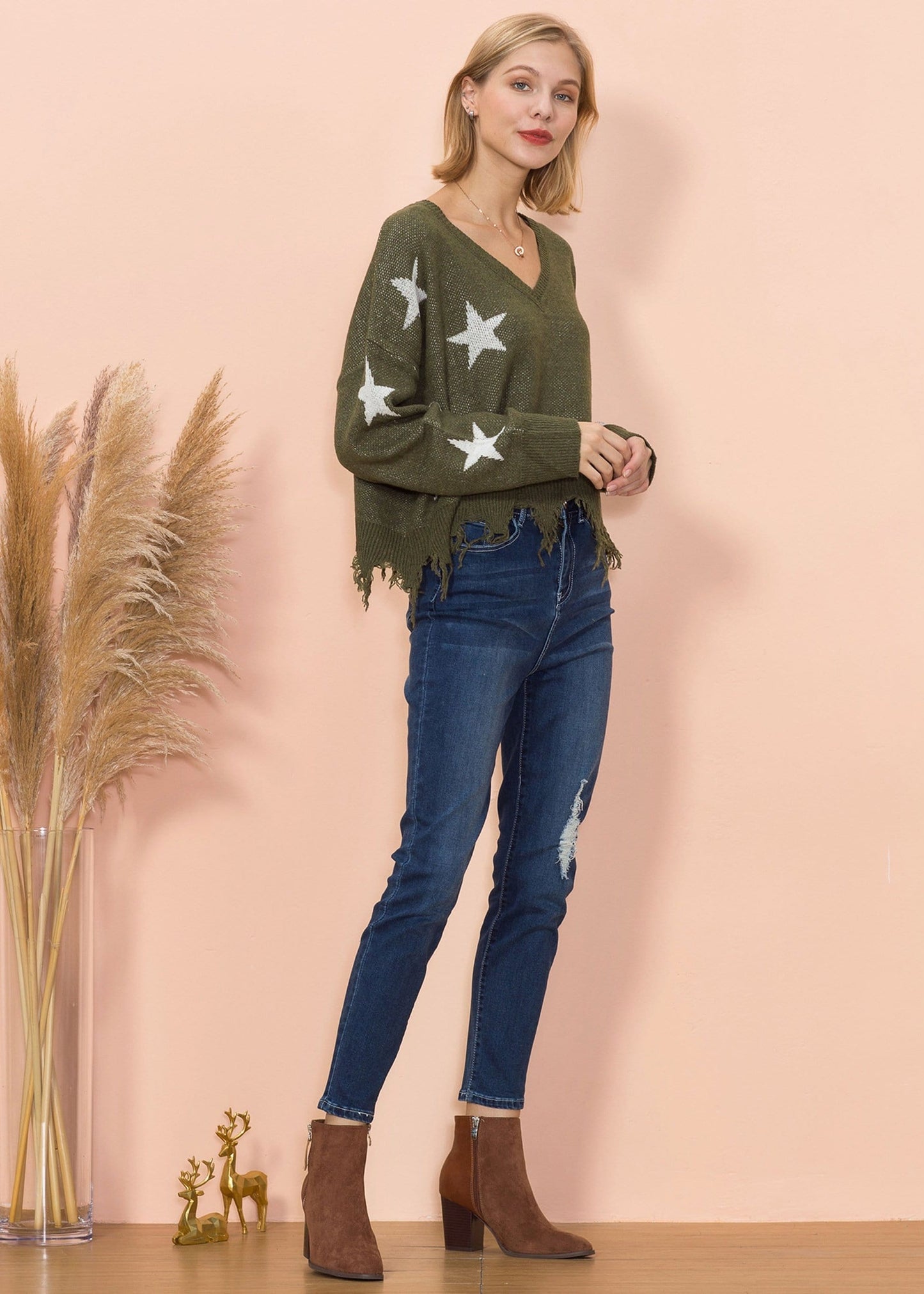 Star Pattern Frayed Hem Sweater