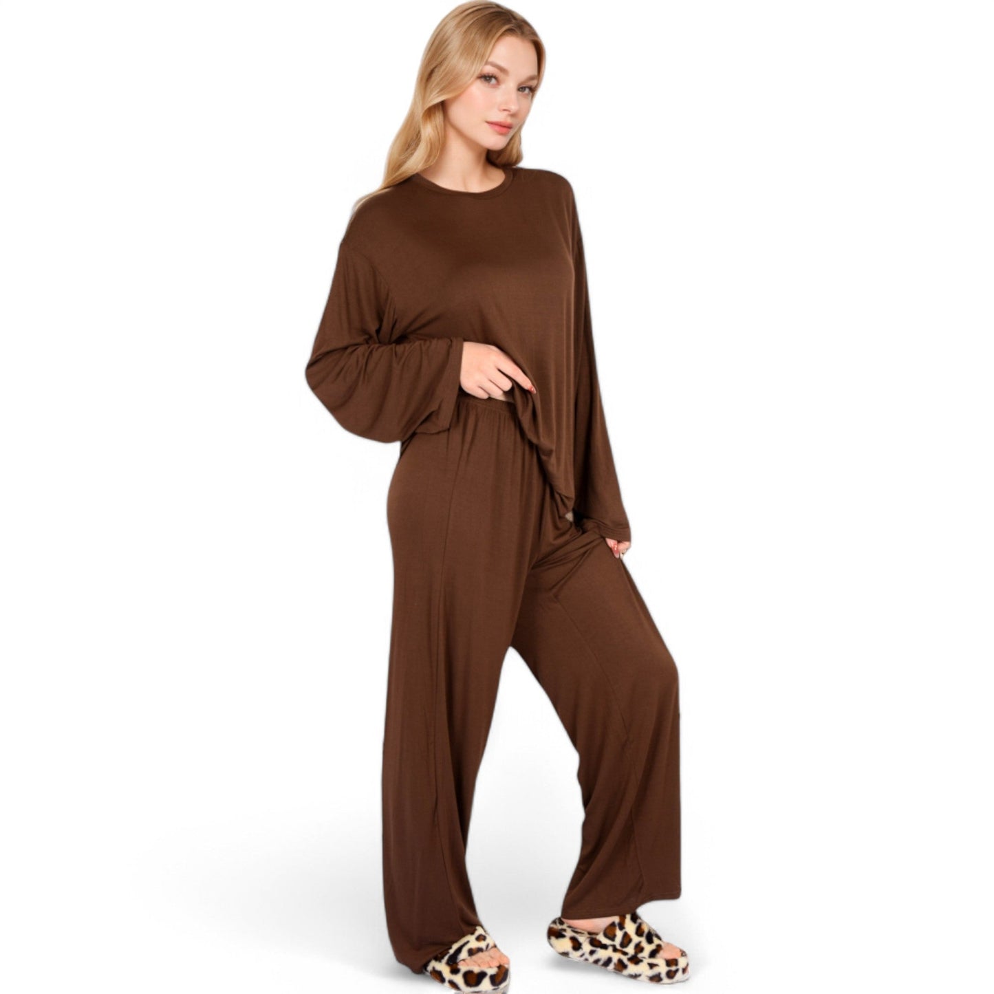 Minimalist Lounge Set with Long Sleeve Oversized Top and Wide-Leg Pants