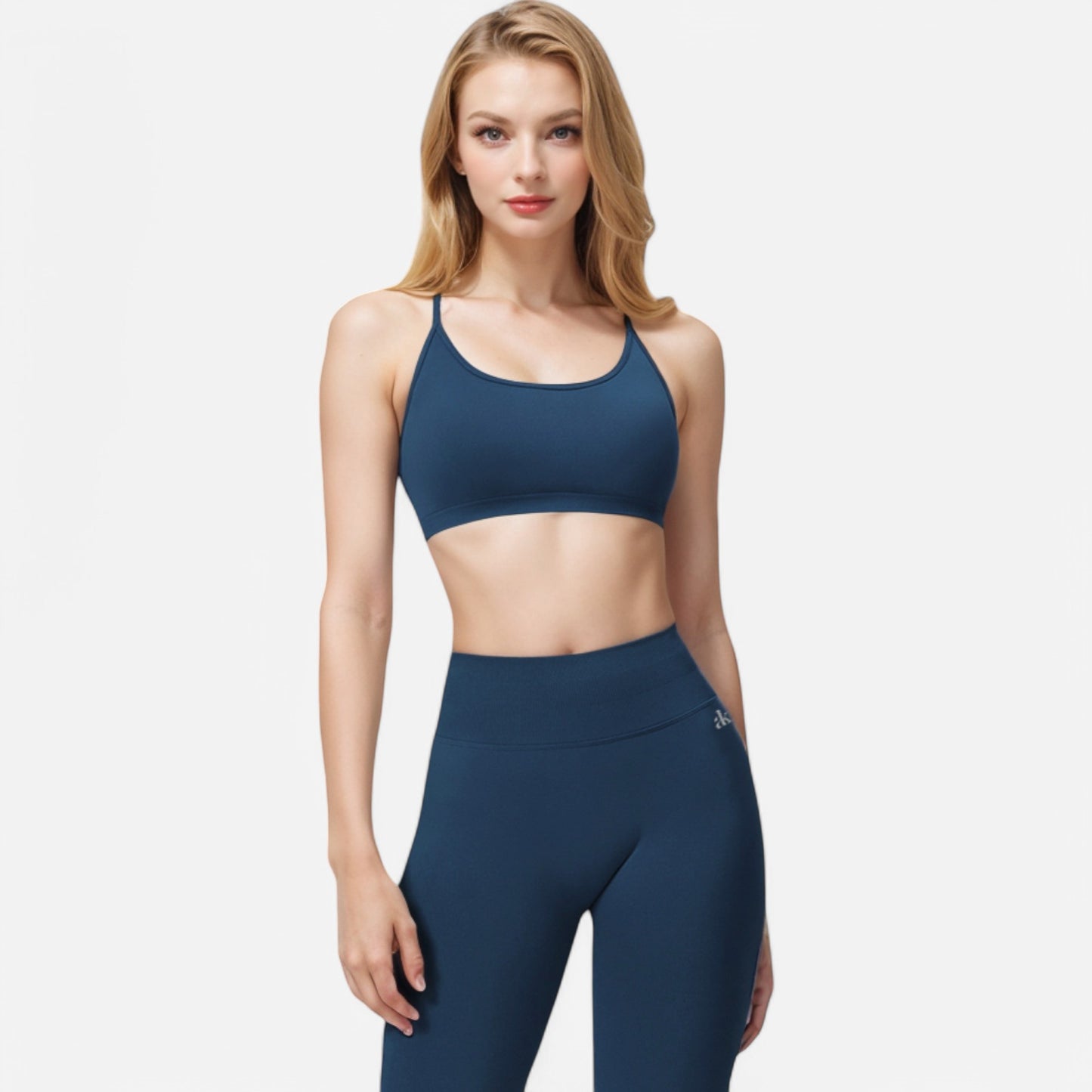 Active Women's Seamless Sports Bra with Scoop Neck and Thin Fixed Straps