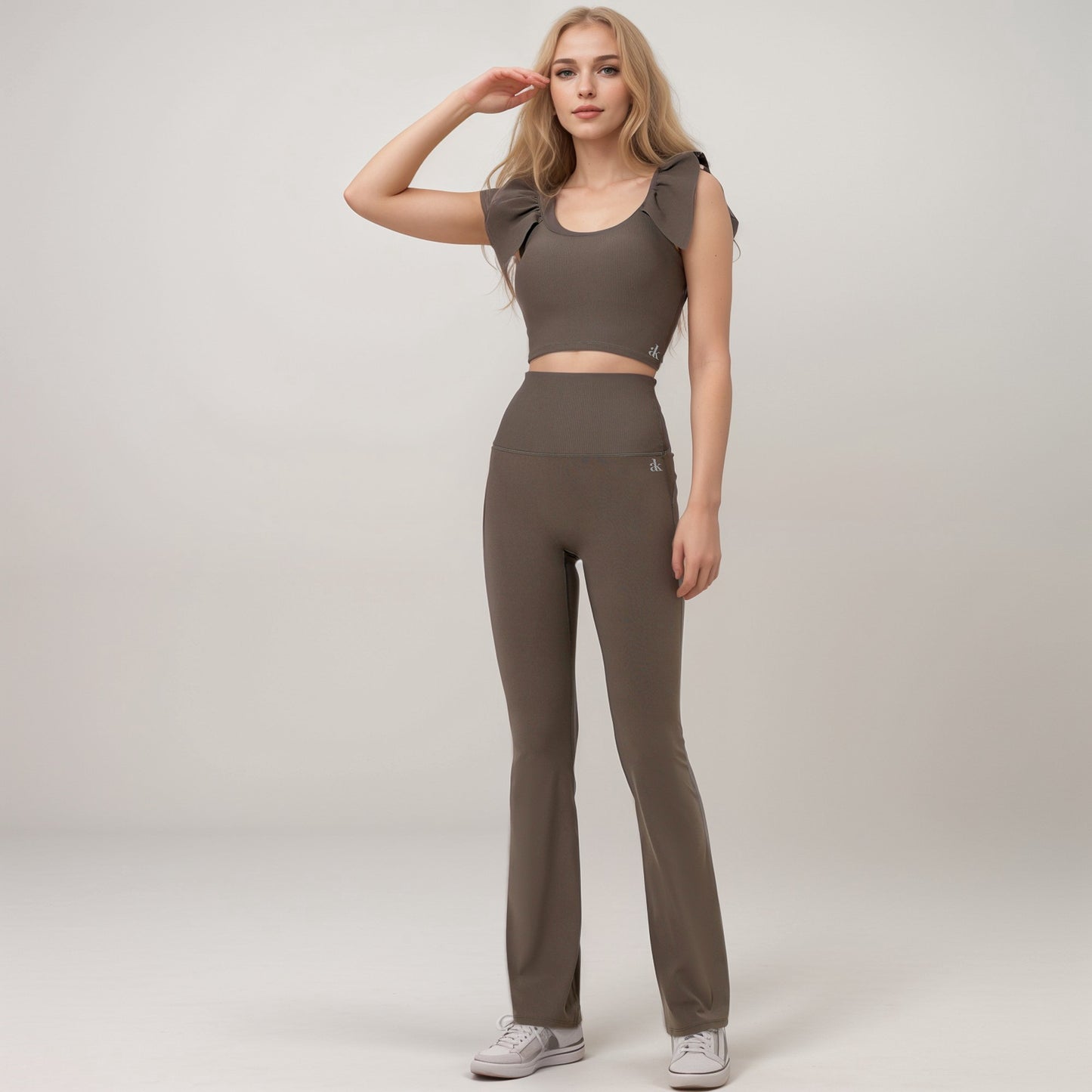 Active Women's Ribbed Scoop Neck Crop Top with Flutter Shoulder Details and Seamless Fitted Design