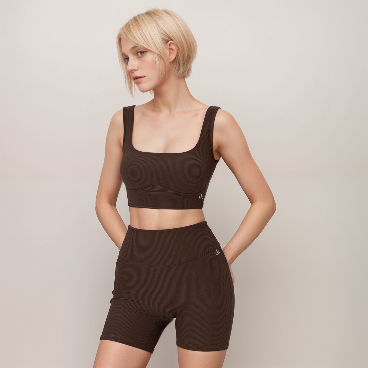 Active Women's Ribbed Seamless Scoop Neck Crop Top with Wide Straps and Subtle Contour Stitching