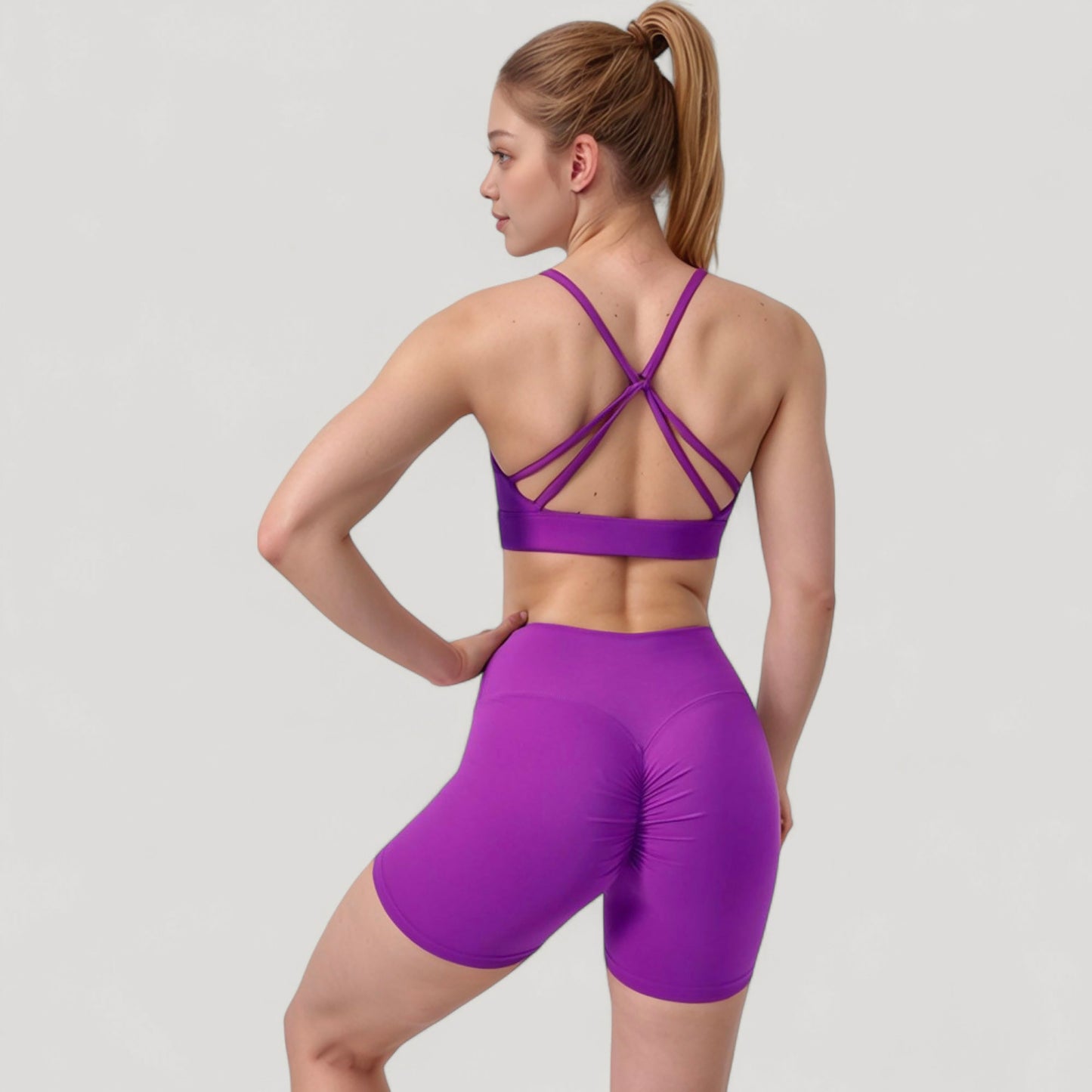 Scoop Neck Sports Bra with Adjustable Spaghetti Straps Removable Padding Stretch Fabric for Low Impact Activity