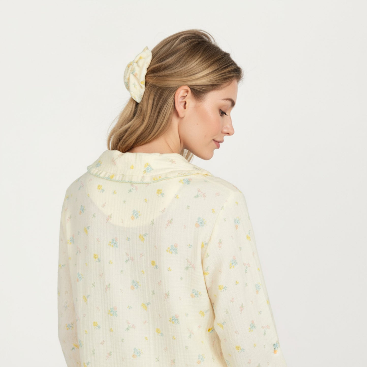 2-Piece Set Button Front Pajama Top with Ruffled Collar and Relaxed Fit Pants