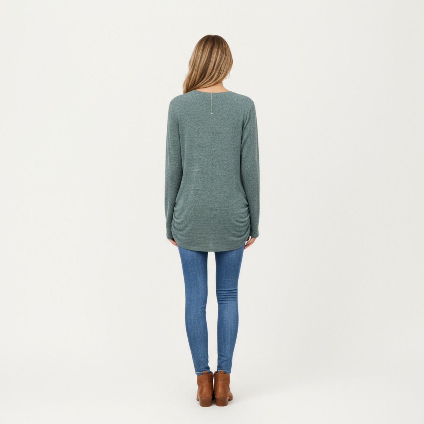 Long Sleeve Crew Neck Top with Relaxed Fit and Soft Knit Fabric