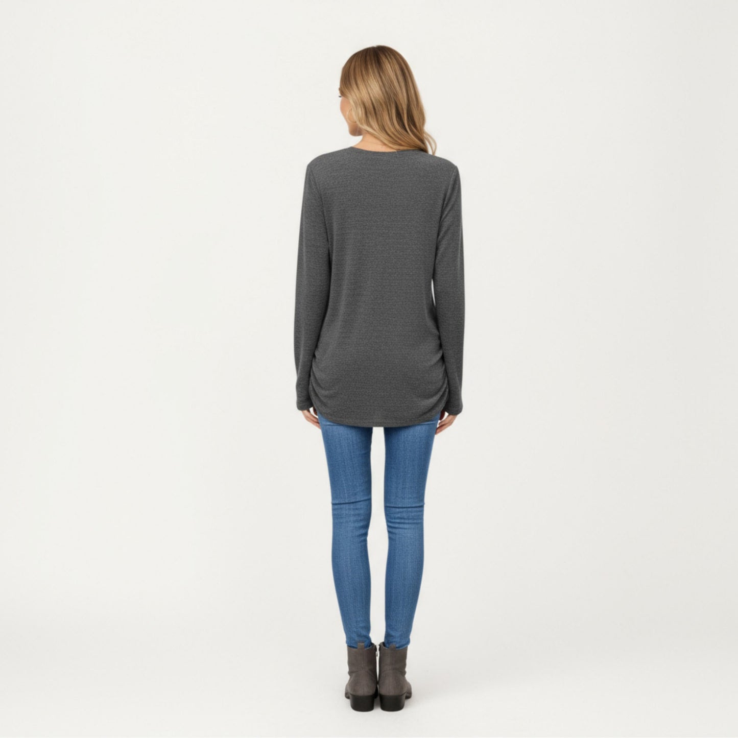 Long Sleeve Crew Neck Top with Relaxed Fit and Soft Knit Fabric