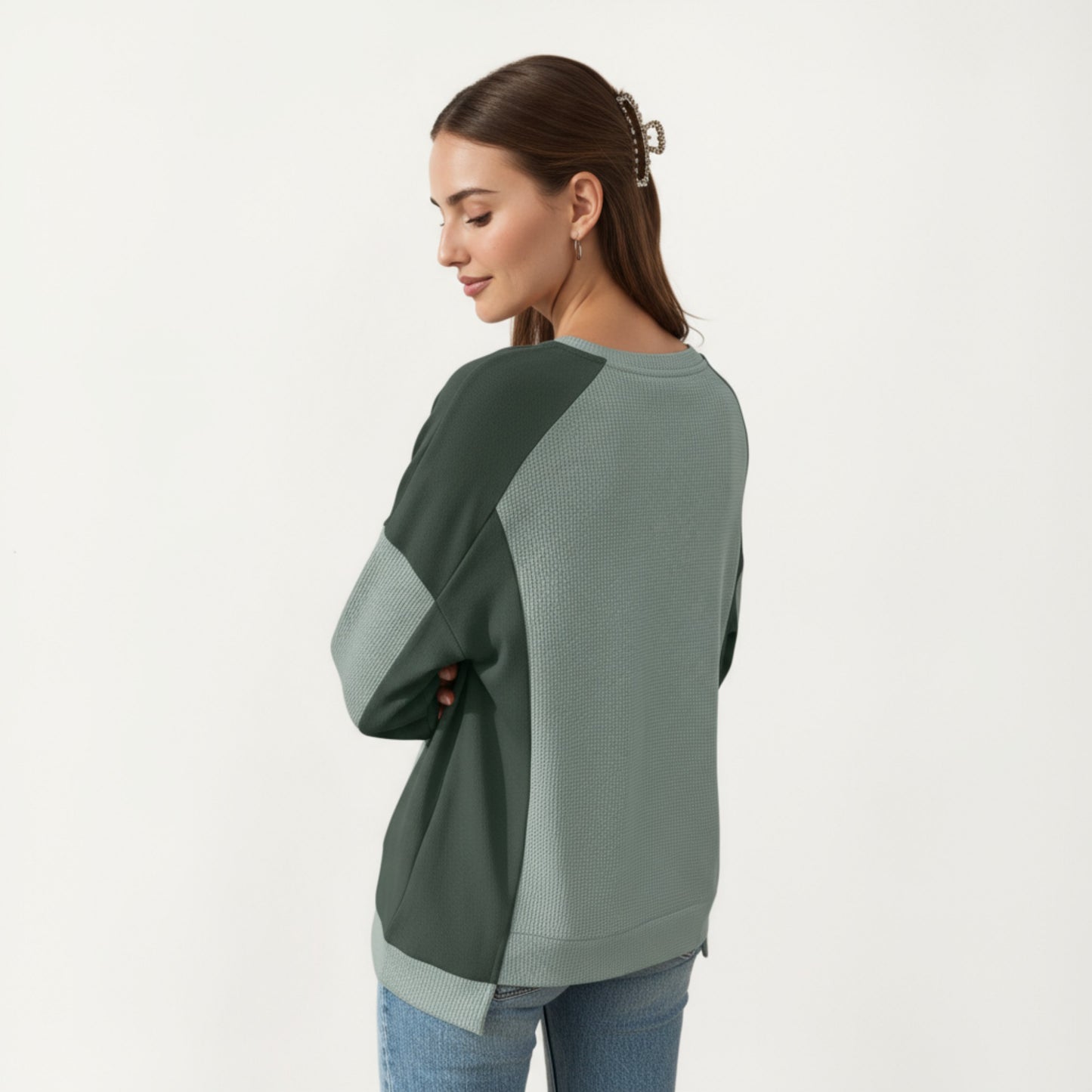 Long Sleeve Colorblock Pullover Top with Crew Neck and Relaxed Fit