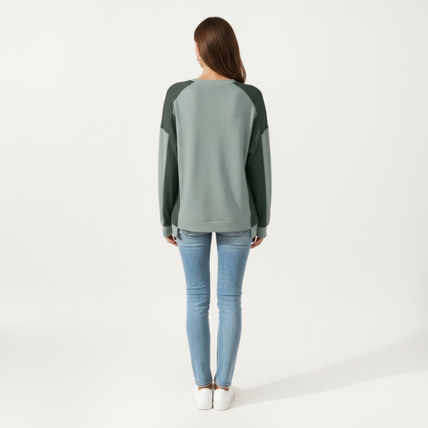 Long Sleeve Colorblock Pullover Top with Crew Neck and Relaxed Fit