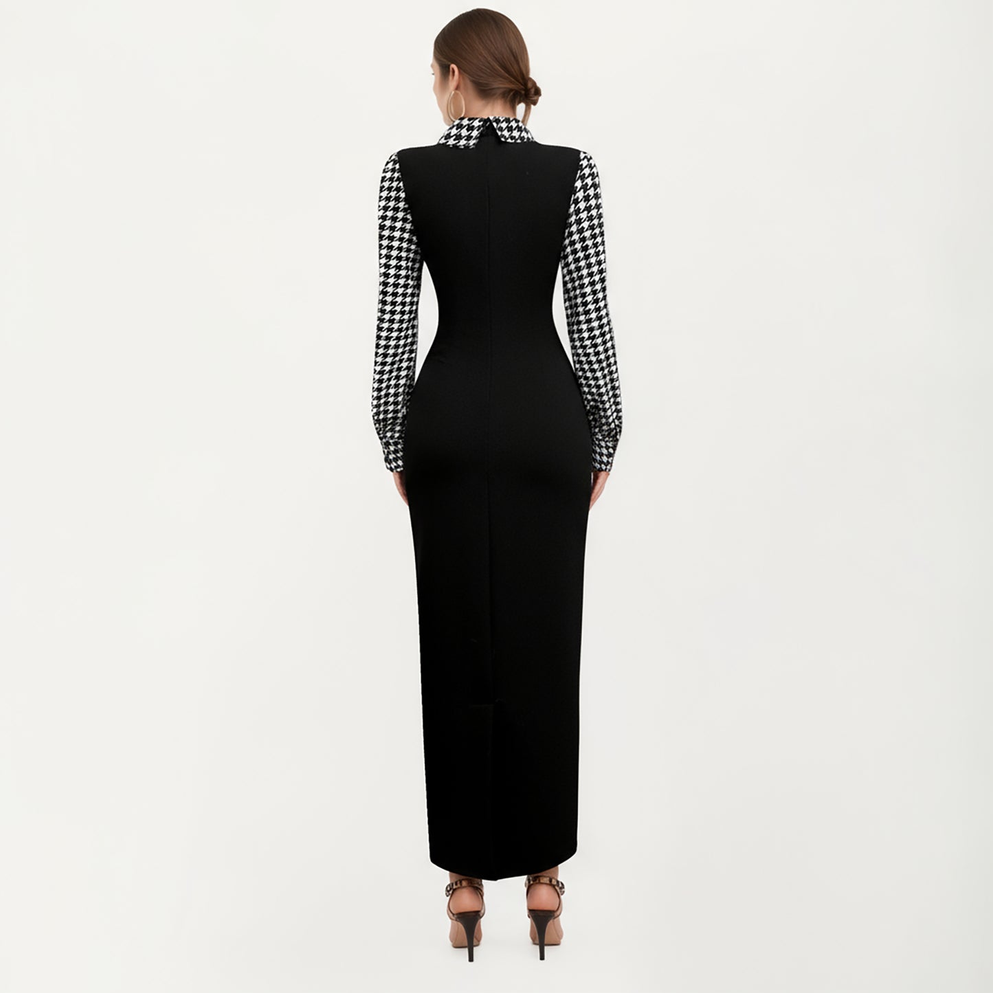 Long Sleeve Houndstooth Collar Maxi Dress with Fitted Silhouette and Contrast Design