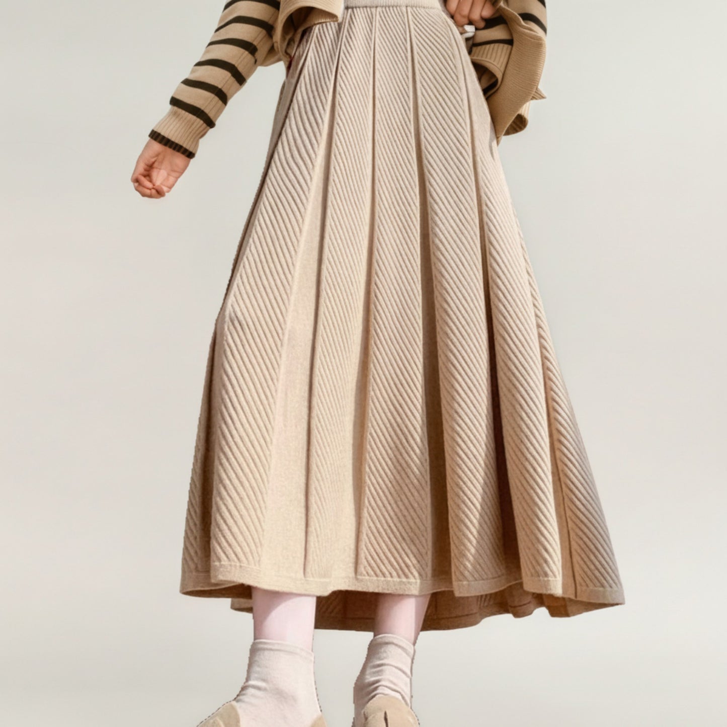 Textured Diagonal-Rib Pleated Knit Midi Skirt with Structured Panels and Soft A-Line Silhouette