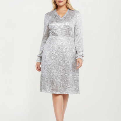 Plus Size Dotted Print Long Sleeve V-Neck Midi Dress with Fitted Waist and Flowy Skirt