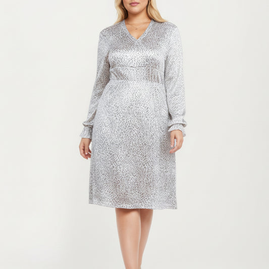Plus Size Dotted Print Long Sleeve V-Neck Midi Dress with Fitted Waist and Flowy Skirt