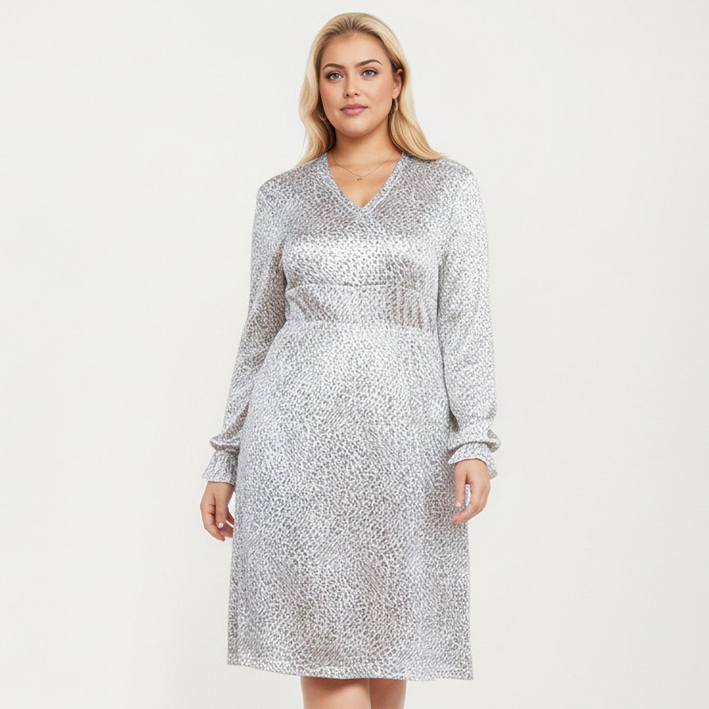Plus Size Dotted Print Long Sleeve V-Neck Midi Dress with Fitted Waist and Flowy Skirt