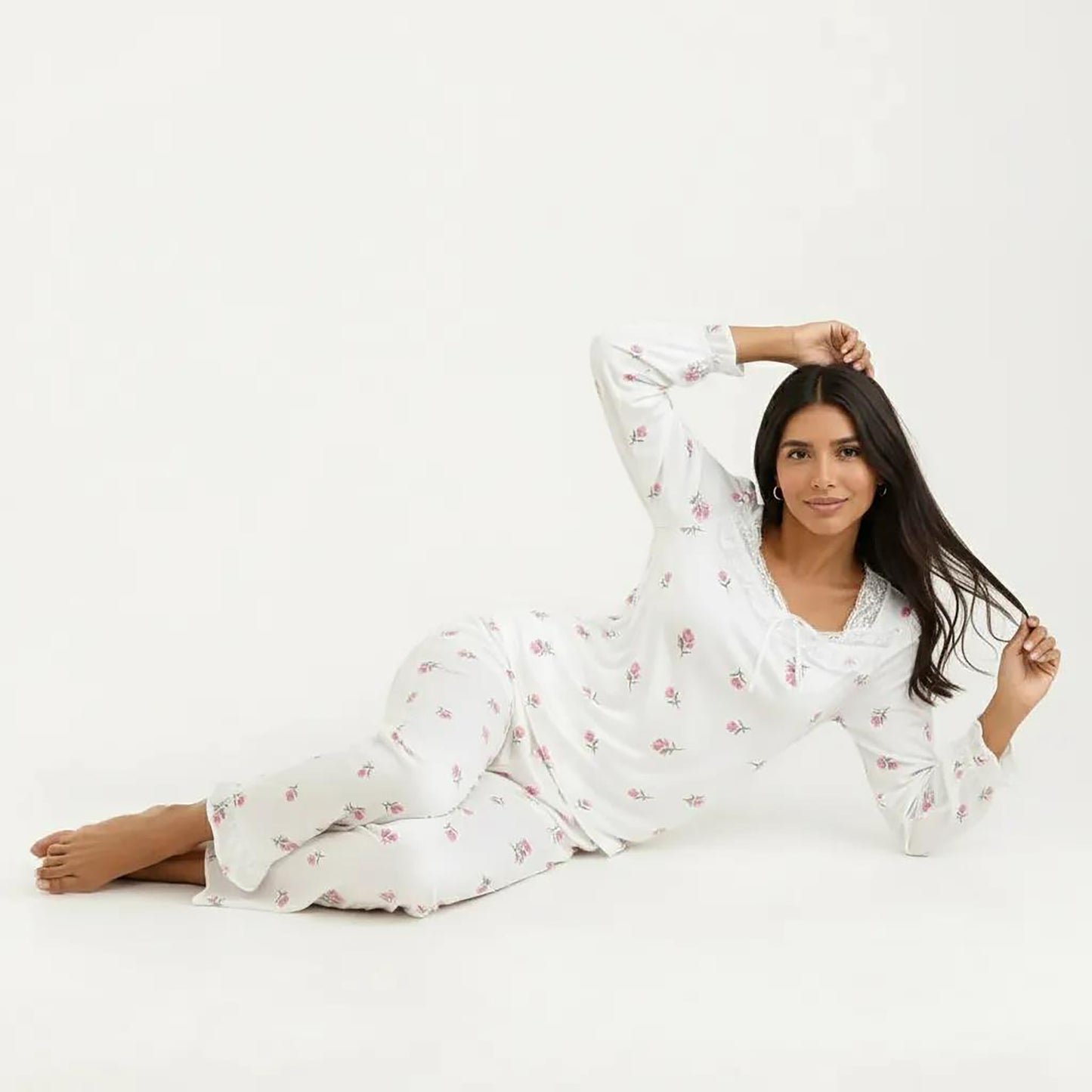 2-Piece Set Pajama Top with Lace Trim Tie Neck Detail and Relaxed Fit Pants Printed Sleepwear Set