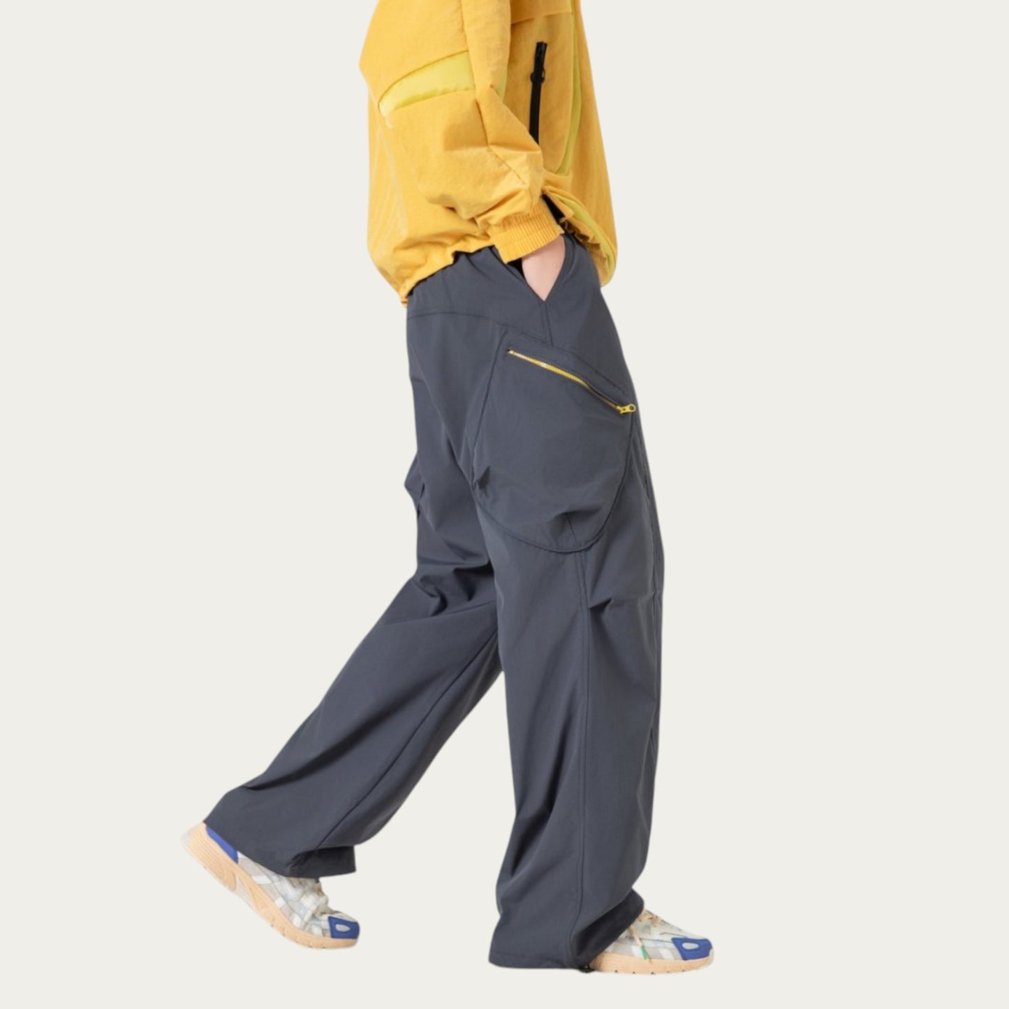 Men's Relaxed Fit Cargo Pants with Side Pockets and Adjustable Drawstring Waist