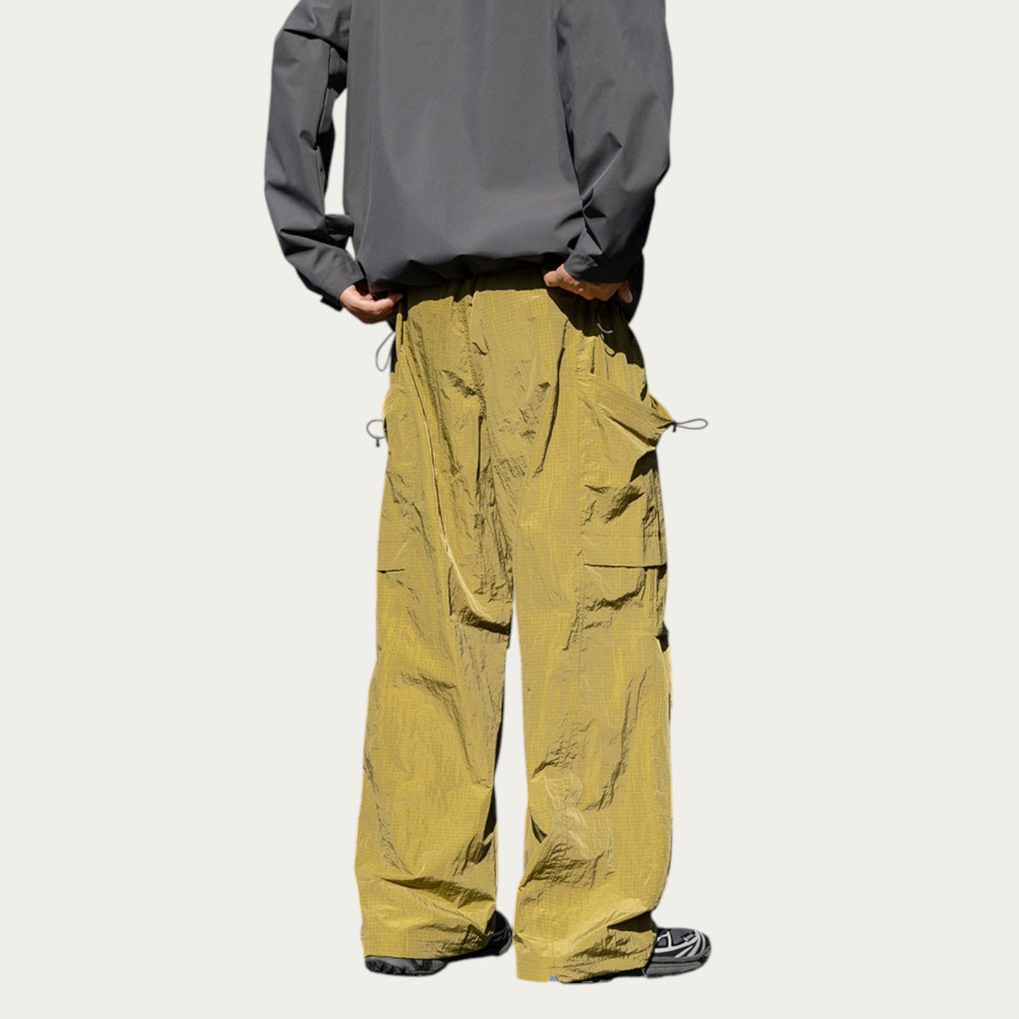 Men's Oversized Cargo Pants with Adjustable Drawstring Hem and Multi-Pocket Design