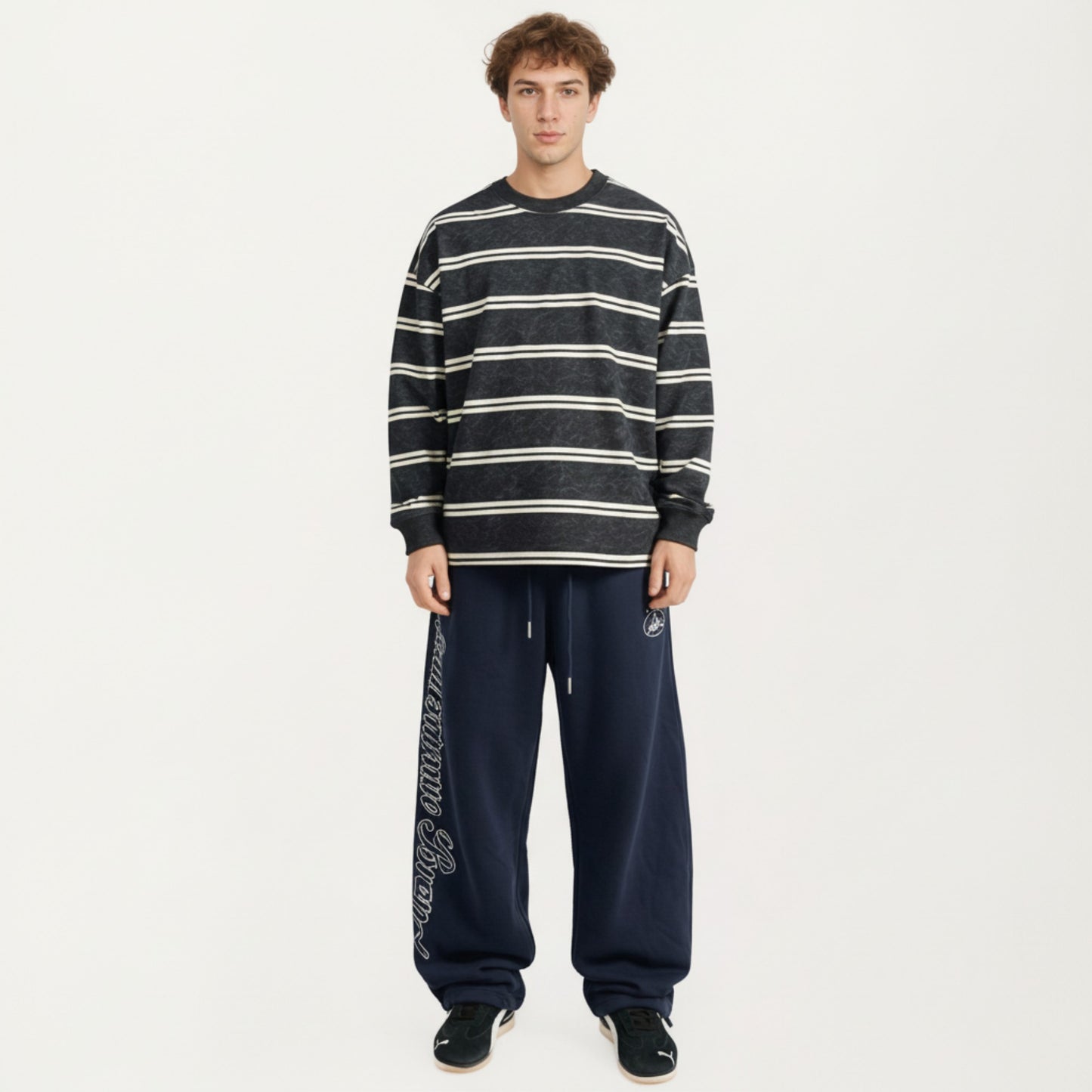 Men's Striped Crewneck Sweatshirt with Ribbed Trim and Relaxed Fit