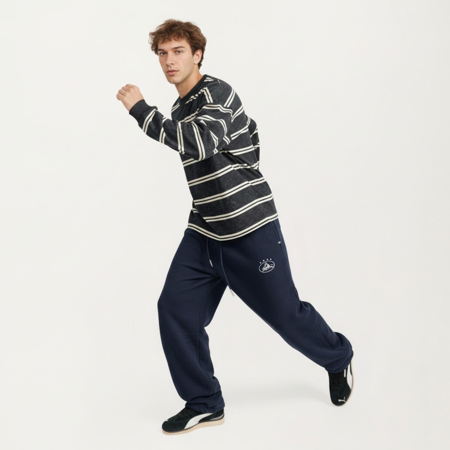 Men's Striped Crewneck Sweatshirt with Ribbed Trim and Relaxed Fit