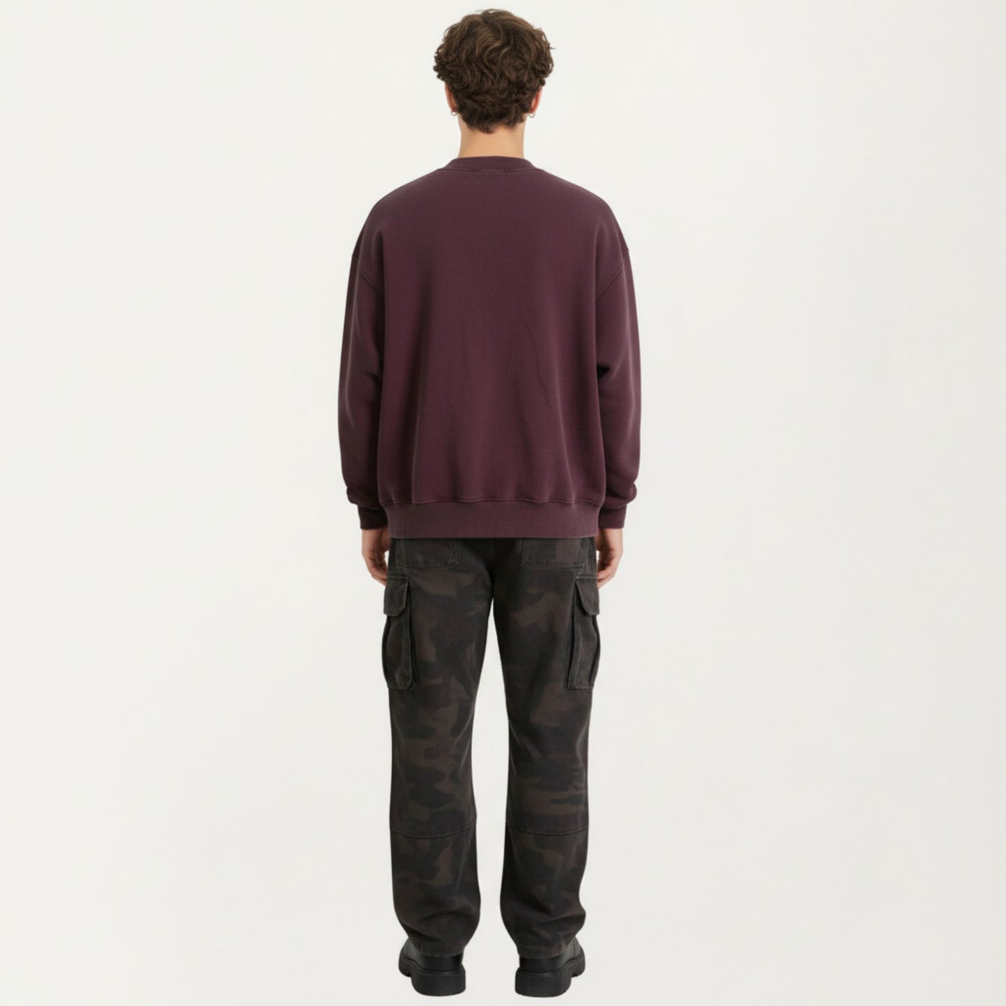 Men's Crewneck Sweatshirt with Ribbed Trim and Relaxed Fit