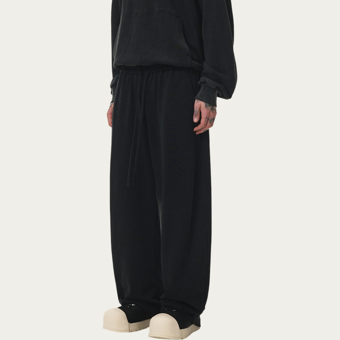 Men's Relaxed Fit Sweatpants with Elastic Waistband and Adjustable Drawstring