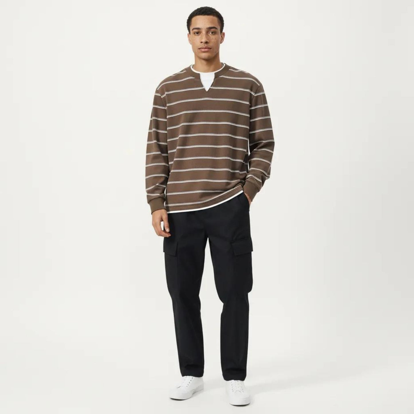 Men's Long Sleeve Striped Knit Pullover Top with Notch Neck and Ribbed Cuffs