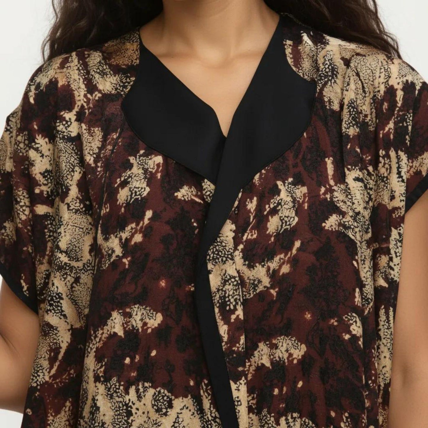 Abstract Print Maxi Kaftan Dress with Contrast Trim and Relaxed Flowy Silhouette