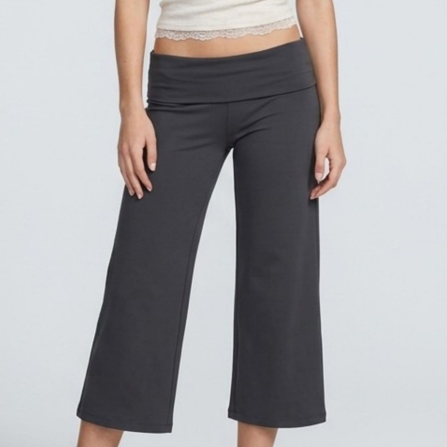 Foldover Waistband Cropped Wide-Leg Trousers Eye-Catching