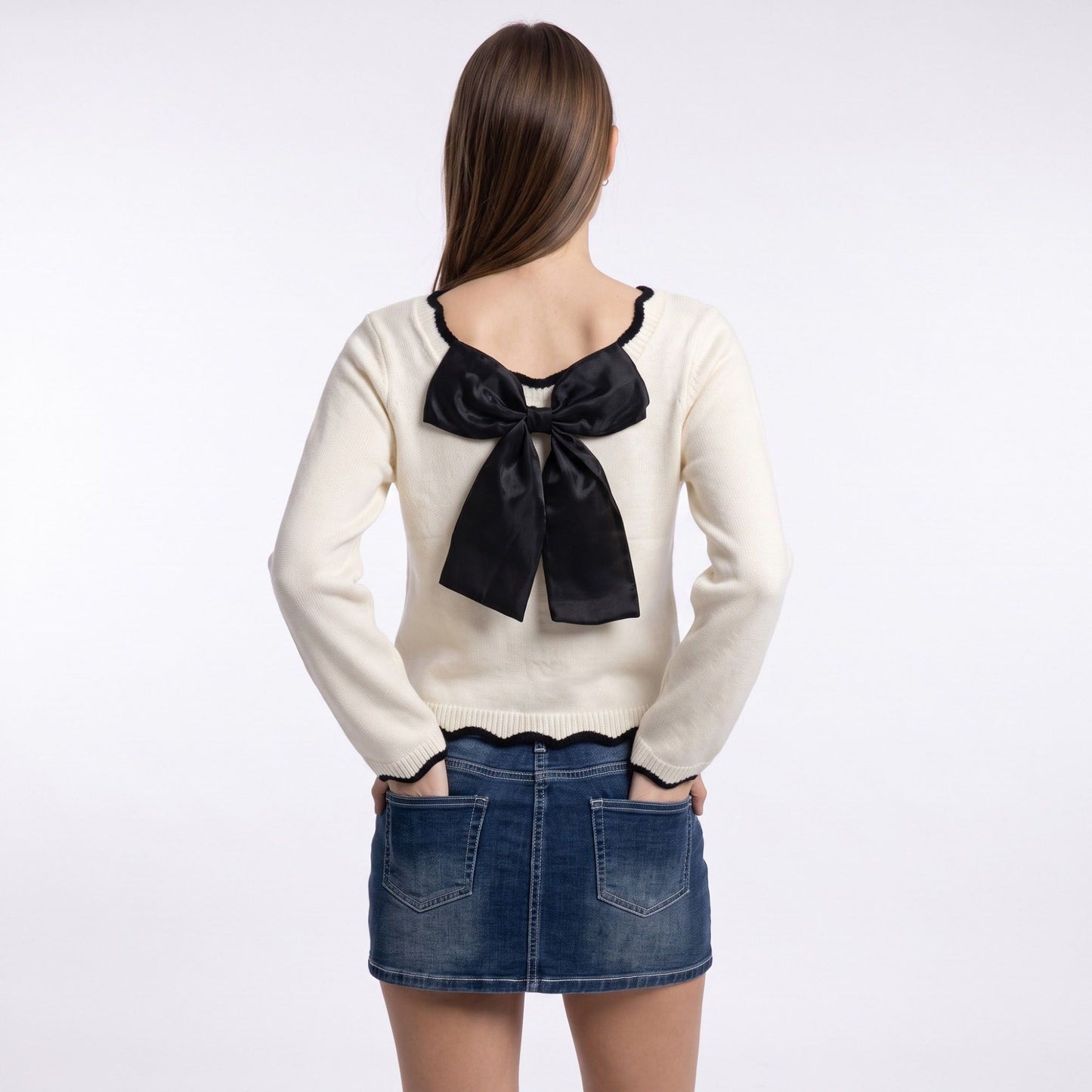Contrast Scallop Trim Crewneck Knit Sweater