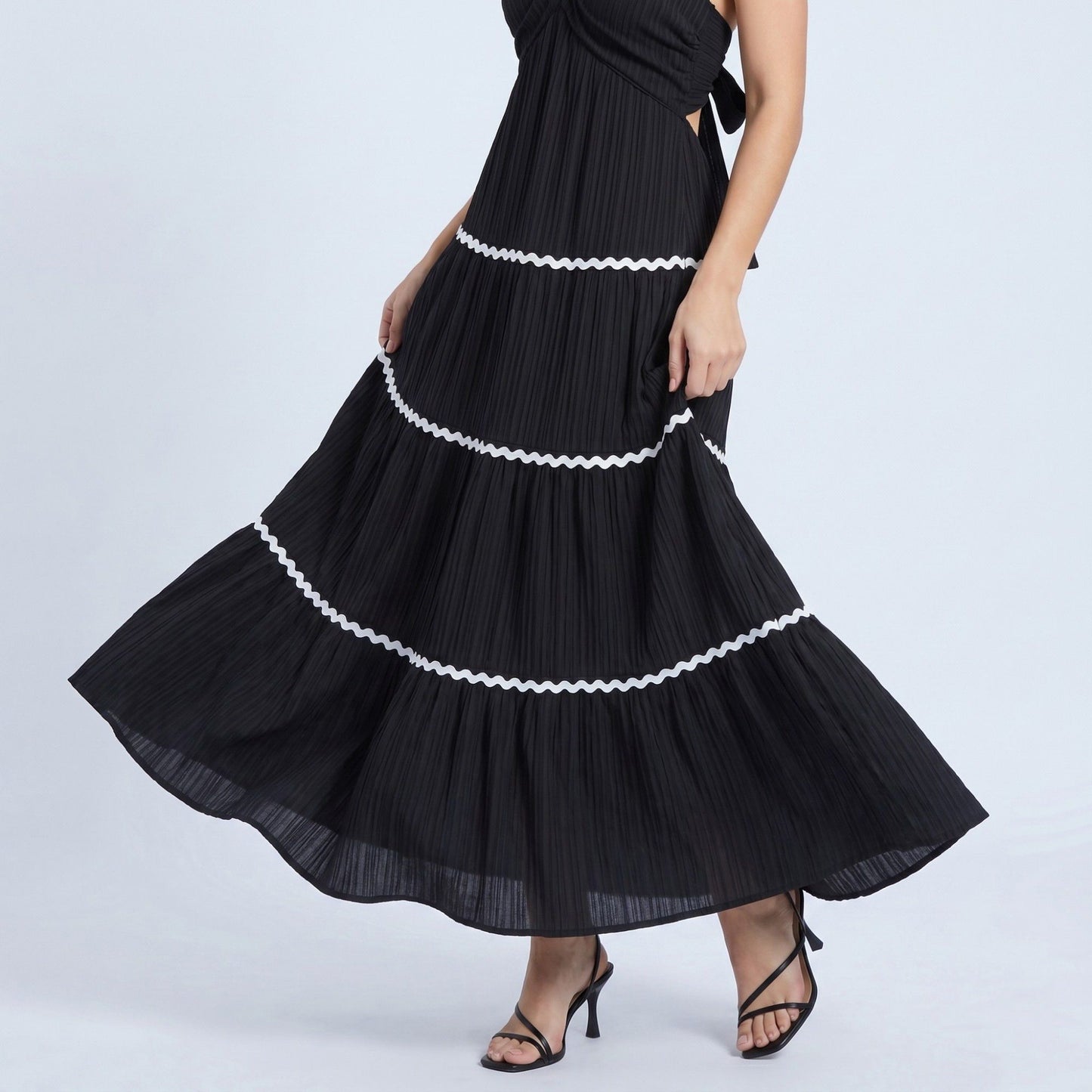 Halter Neck Tiered Maxi Dress with Contrast Trim