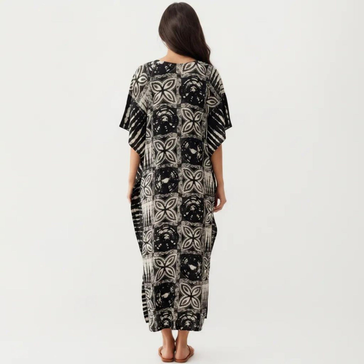 Geometric Print Maxi Caftan Dress with V-Neckline Relaxed Fit and Draped Silhouette