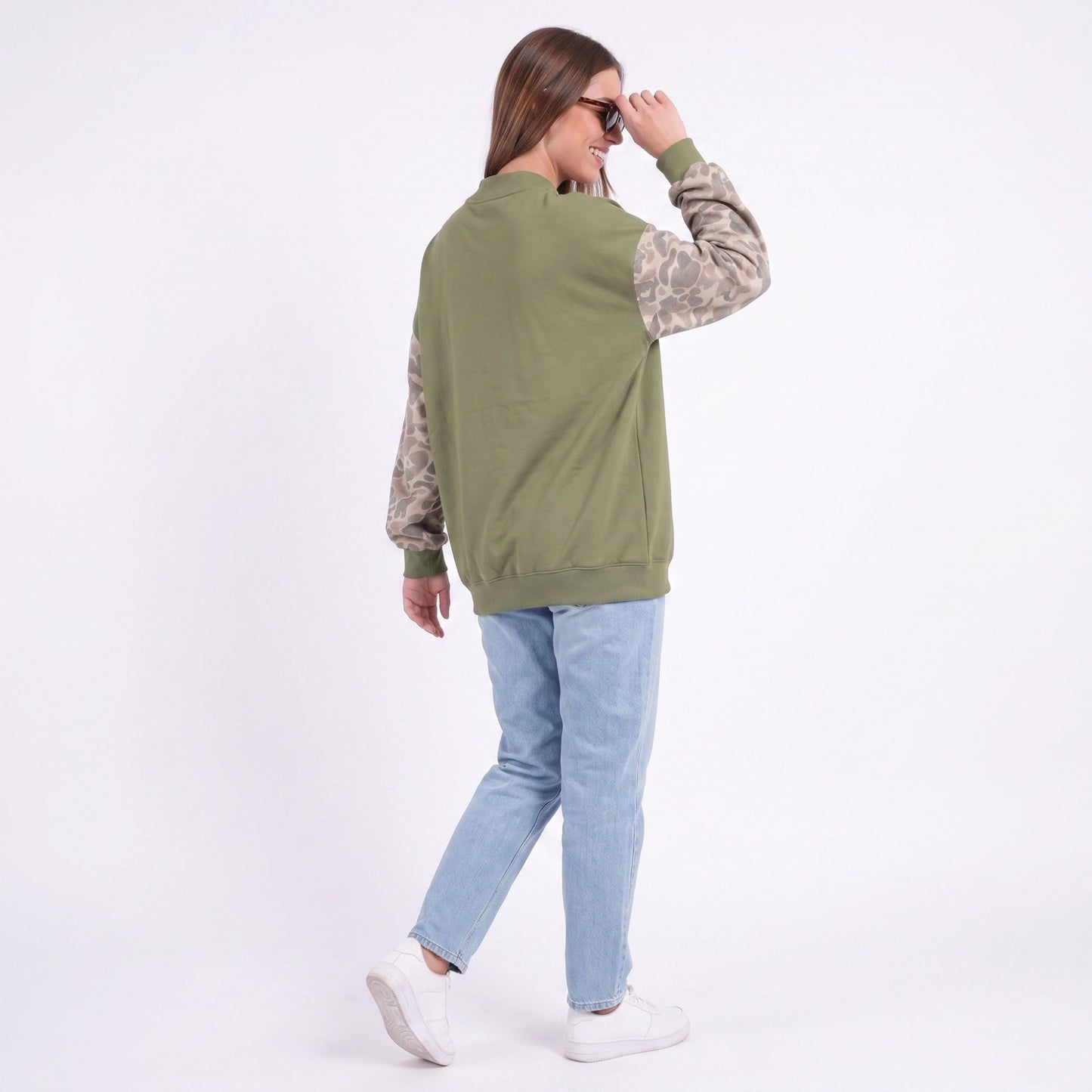 Camo Sleeve Mock Neck Long Sleeve Pullover Sweatshirt