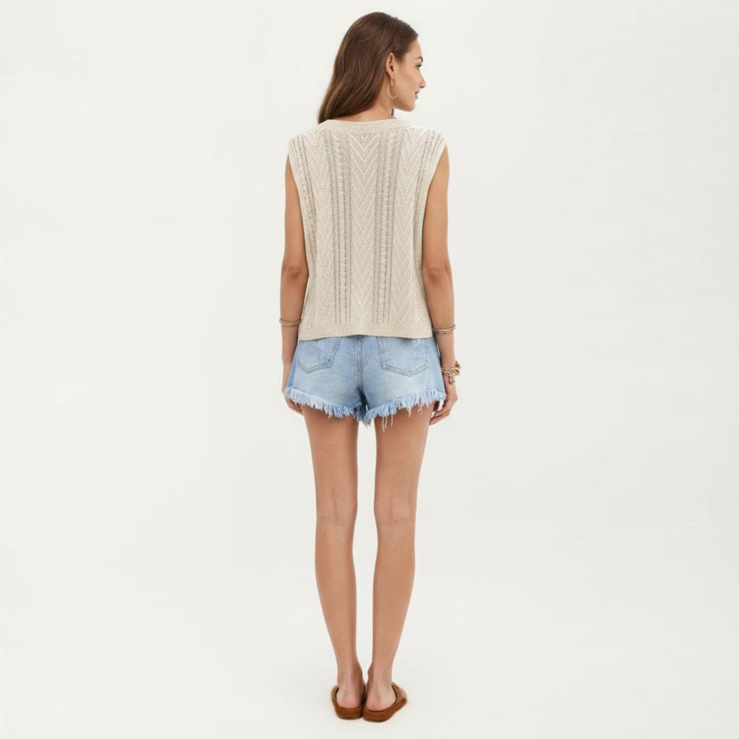 Sleeveless Cable Knit Top with Crew Neck and Ribbed Hem