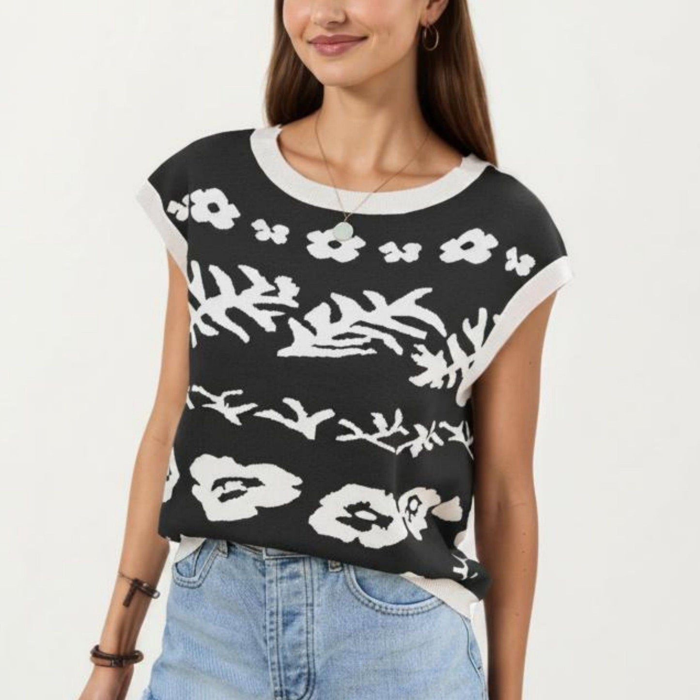 Sleeveless Floral Knit Vest Top with Crew Neck and Contrast Trim