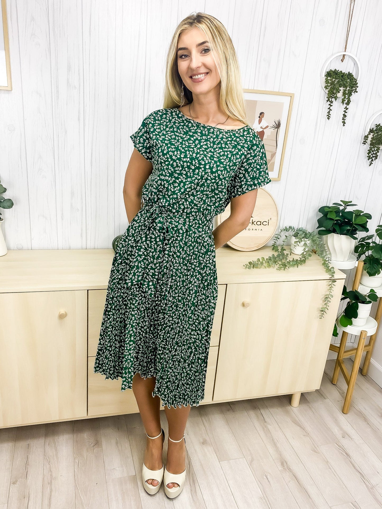 Ditsy Floral Print Pleated Dress