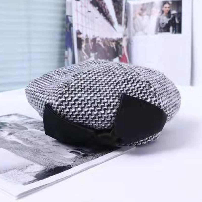 Reversed Bow Textured Beret
