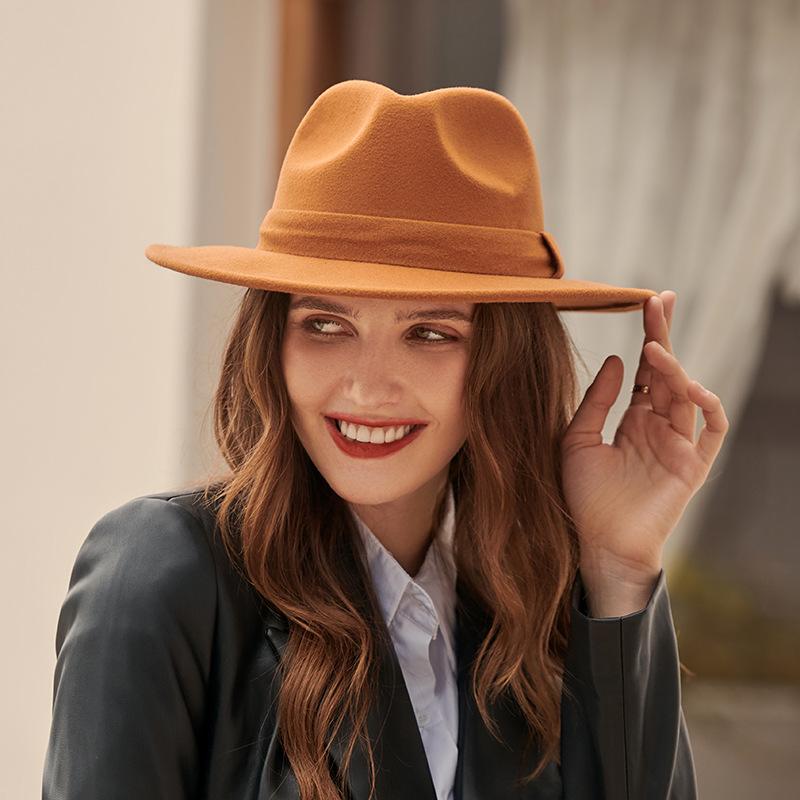 Chic Minimalist Fall Hat