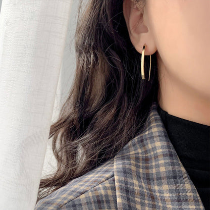 Gold Simplistic Curved Retro Earrings